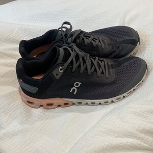 On Running Women’s Cloudflow Rock Grey Rose Athletic Shoes